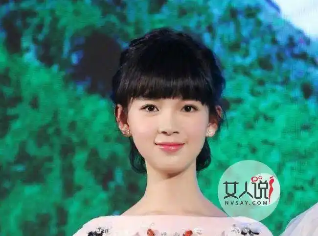 陈瑶高中时期的照片 风格大变秒变酷炫少女