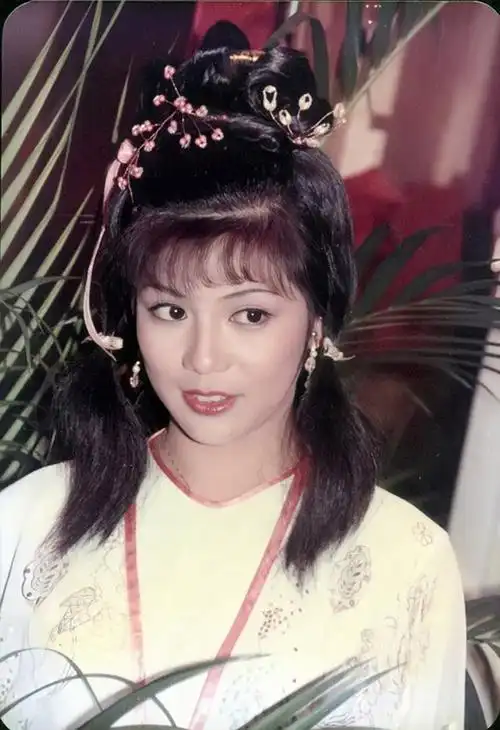 90年代左右那时候的古装美女流行的刘海很有古风味