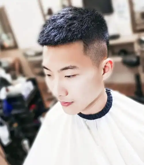 栗子头发型男扫一扫自己脸型配发型