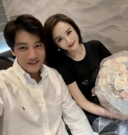 陈乔恩与小9岁老公潜水,泳装秀火辣身材,惊艳众人 陈乔恩在社交媒体上