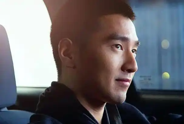 如今再看高圆圆才发现当初她和赵又廷结婚是最正确的选择