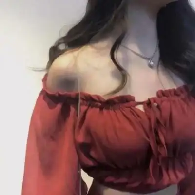 露锁骨的女生头像高清性感有女人味的锁骨女头图片