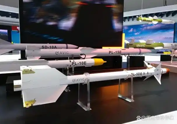 (pl15中距空空导弹)pl15弹径203毫米,比起美国的aim120d不到180毫米的