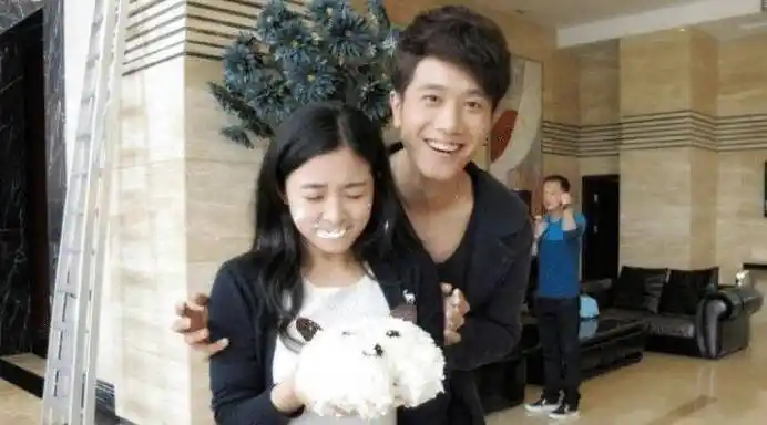 原创被曝出结婚消息后张含韵澄清单身未婚谁注意彭冠英微博