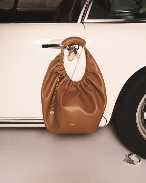 squeeze手袋##loewe罗意威2024春夏