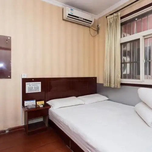 红光街33号附近宾馆