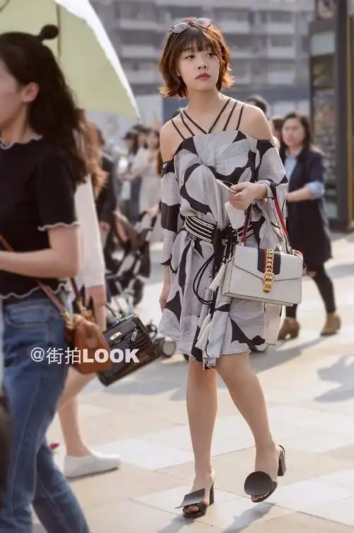2017成都太古里街拍四月特辑(一):古典气质与时尚元素的碰撞!