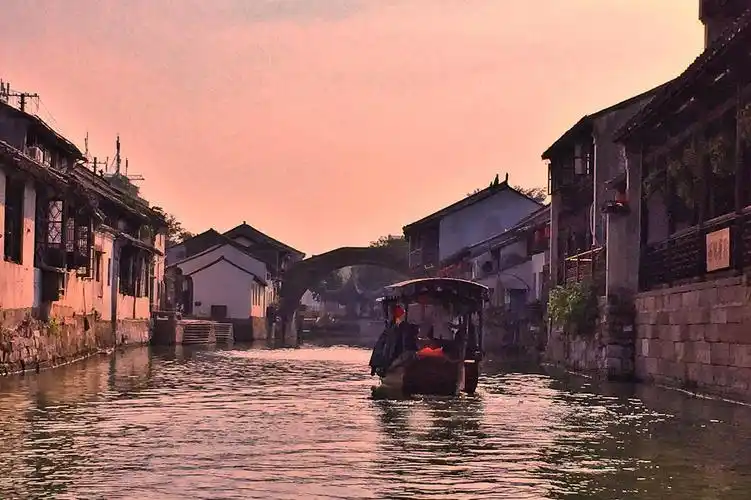 让流年的时光永不老去,让短暂的邂逅,成为这江南水乡深处最美的风景