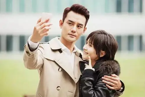 中国年轻名演员王凯在新西兰度假 享受钓鱼乐|新西兰明年起延长有薪产