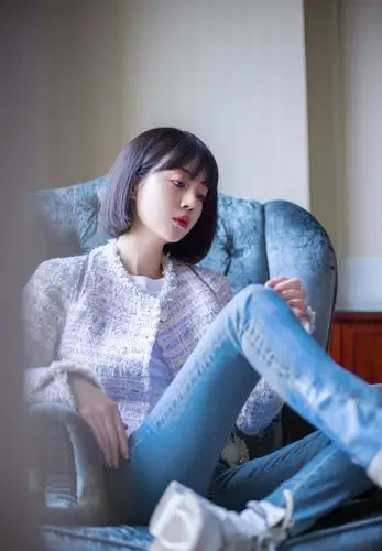 和杨幂解约3年后,李溪芮终于火了,还带火了剧中的女配_田曦薇