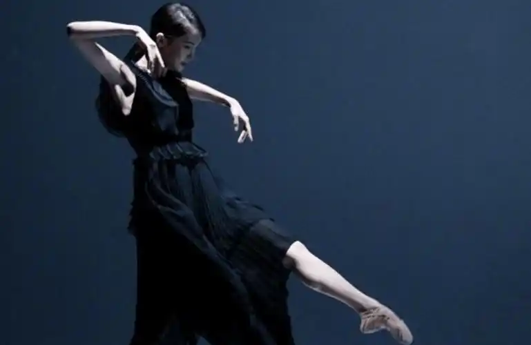 33岁的金晨,在娱乐圈打拼13年,如今终于成为一番女主角_舞蹈_观众