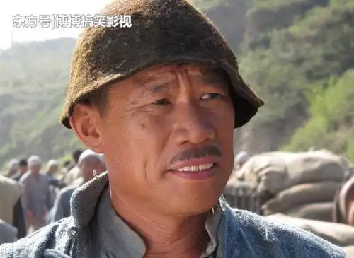 他是司机,被《亮剑》导演发掘,现成"不是日本人的日本人"