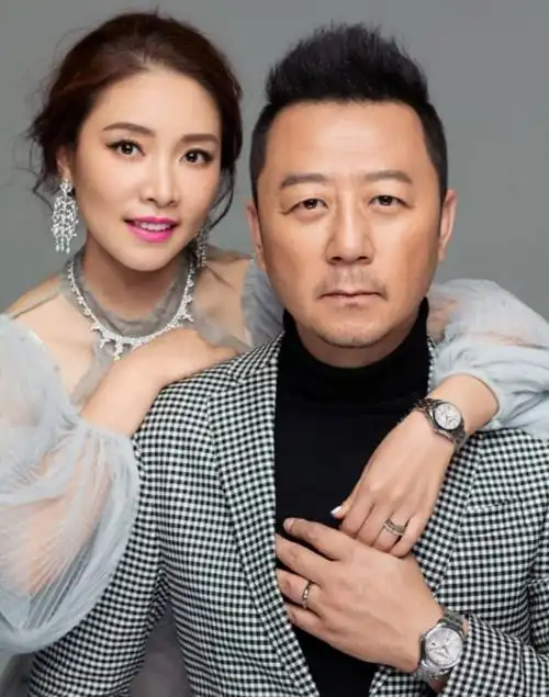 回顾郭涛妻子李燃嫁大17岁丈夫5年连生俩孩子她幸福吗