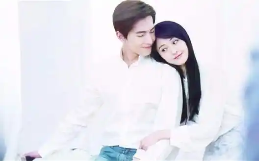 关于杨洋的生日向郑爽表白的图片及评论