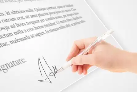 在文档上签名图片