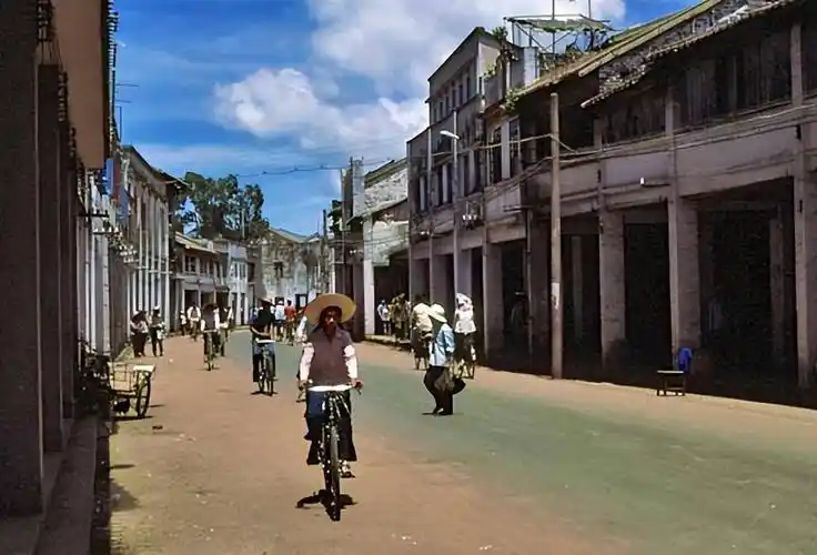 上世纪八十年代的深圳,今非昔比沧海桑田_城市_人们_行人