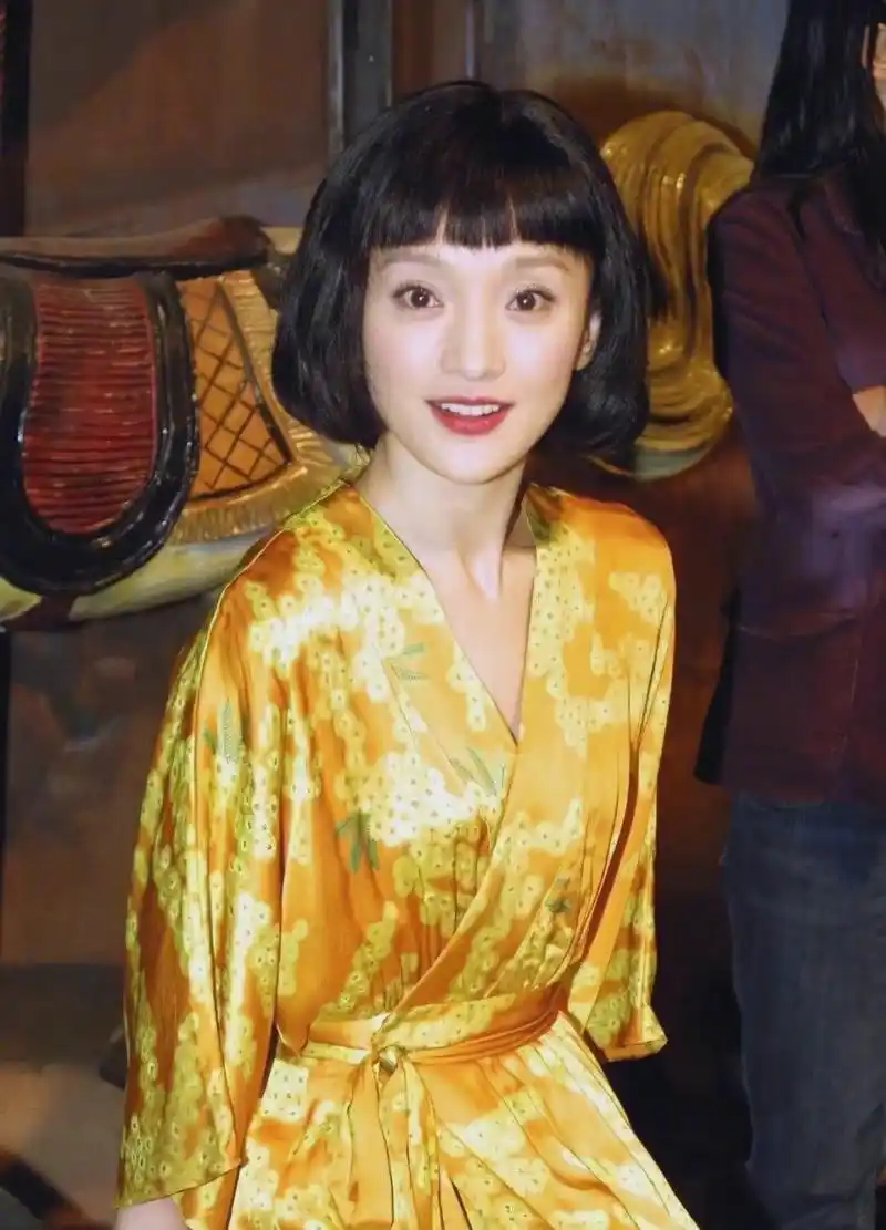 年轻时的周迅美在灵气,一眼万年,谁看了不说一声好绝[比心]不愧是人间