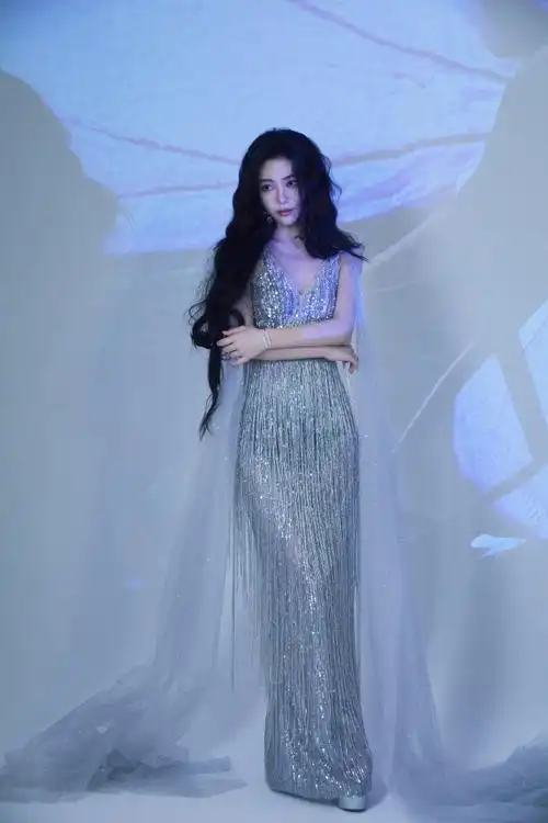 许佳琪超话02@许佳琪kiki    #许佳琪出的歌都是一个字#  #许佳琪