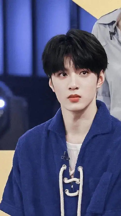 刘耀文是不是又长高了##刘耀文居然又长高了