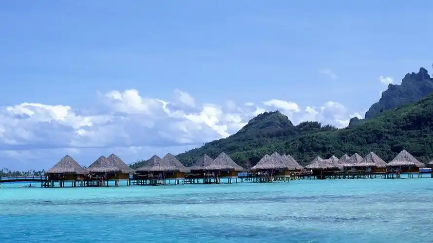 碧海蓝天海边美丽风景桌面壁纸