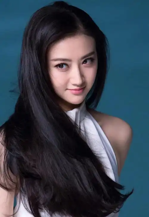 盘点"长发及腰"话题女星的撩人风姿