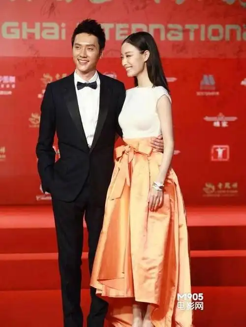 华谊之夜冯绍峰倪妮再秀恩爱