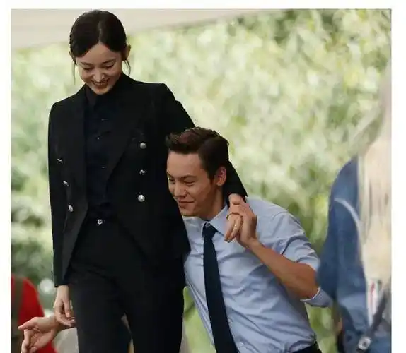 《风暴舞》首播槽点多!