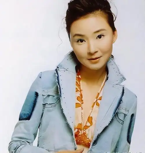 央视主持钱琳琳:二婚带儿子嫁小6岁张译,婚后却选择丁克