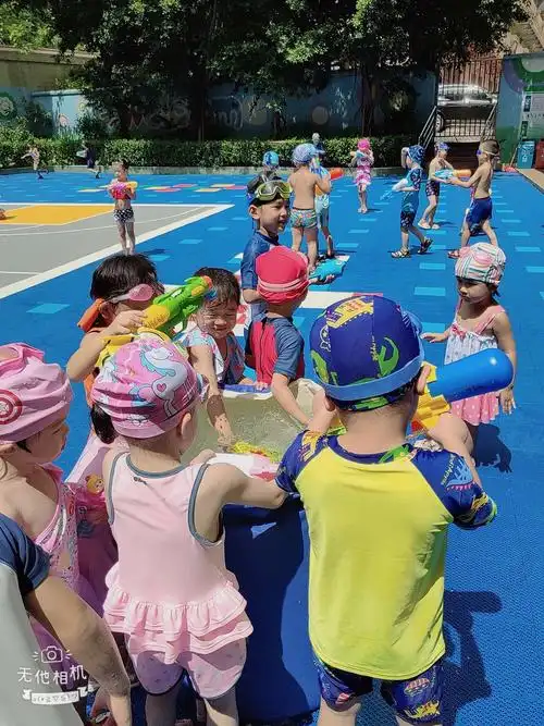 金晖幼儿园 小班【时尚泳装秀 快乐玩水节】主题活动