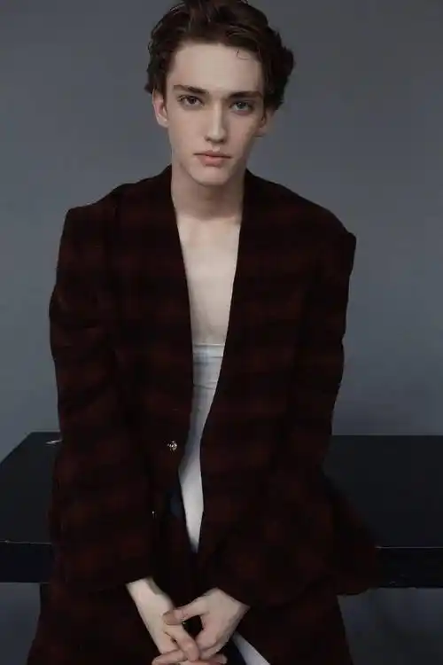 "芭"式生活:新年福利之芭蕾男神壁纸_julian_独舞_朱利安·麦凯