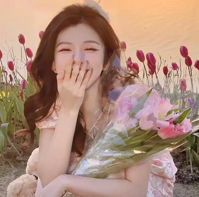 浪漫头像.我会拿着一束花,一直追着你,知道你回头看我#抖音图 - 抖音