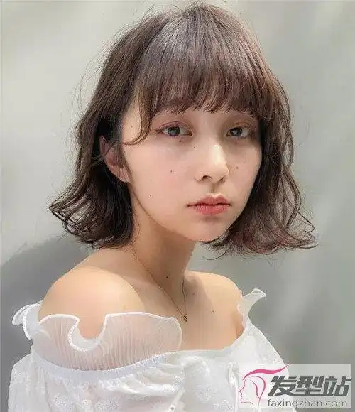 爱美的女生都卷这款 齐肩空气感微卷发