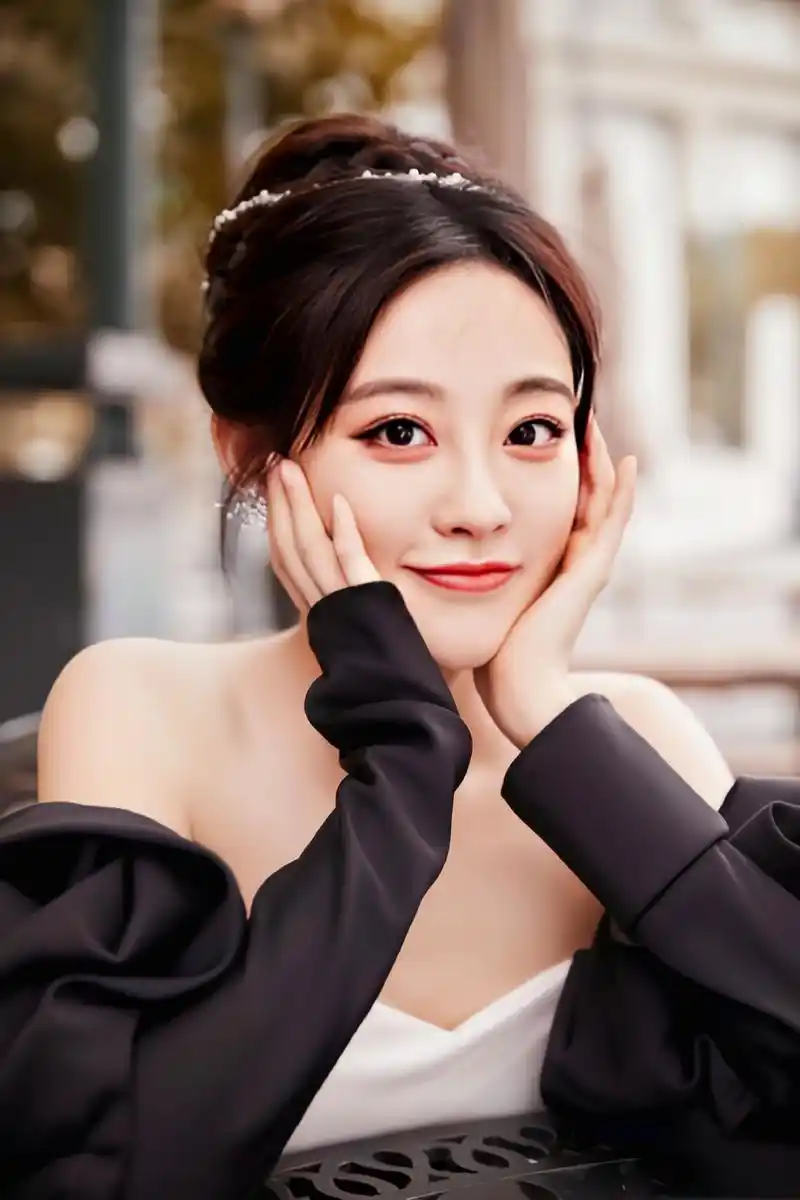 祝绪丹壁纸,黑白搭配,又甜又美!