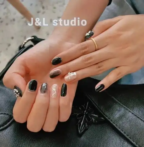 夏日酷黑克罗心美甲不显手黑