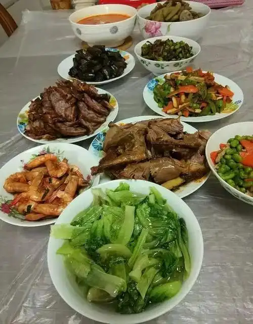 嫂子给有钱人家当保姆,月薪6500,看她做的饭菜,值这么多钱吗?