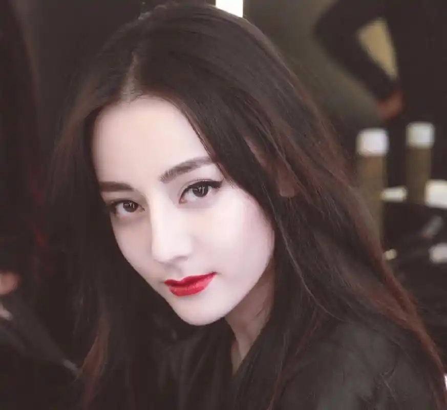 迪丽热巴头像来啦!