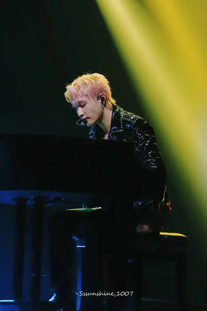 张艺兴 没完没了的夏天继续吧! 对舞台的热爱也 - 抖音