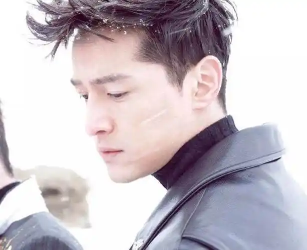 在这些当红男星中,你觉得谁的侧脸最帅气?