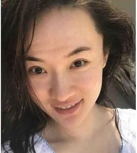 明星卸妆后杨颖嘴大如碗赵丽颖依旧可爱网友不敢看