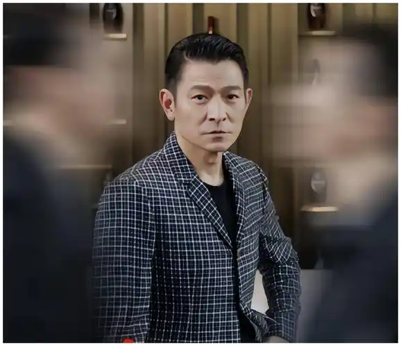 演唱会门票卖不出,卖房圈钱,港台老牌明星纷纷翻车_刘德华_郭富城