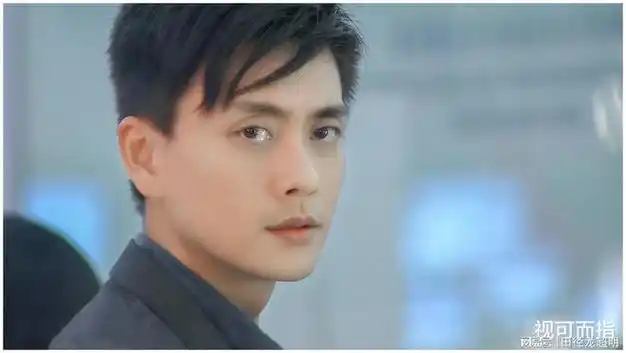 黄宗泽新旧照差异大,本人幽默回应,回看旧作就知道他是对的