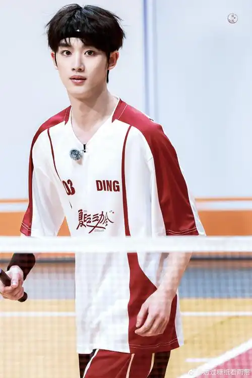 时代少年团到达长沙录制hi6##丁程鑫你好星期六#月与星辰洒下一地