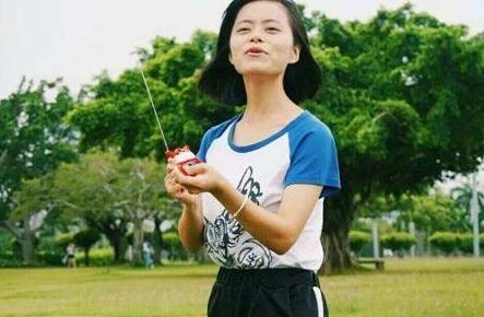 马云的女儿马雪罕见的正面照 长得丑 中文不通 网友:可惜了!