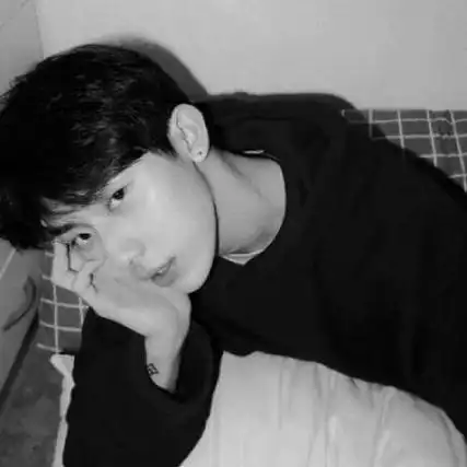 黑白冷酷男生头像痞帅黑白冷酷男生头像真人