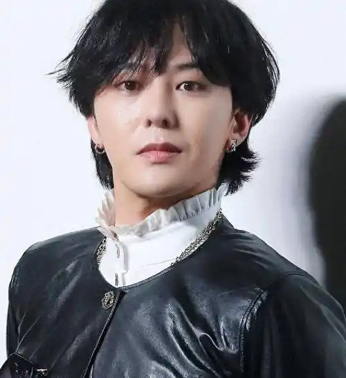 权志龙最新生图来袭,鼻子很"怪异",看着有点"丑"_照片_鼻尖_显得