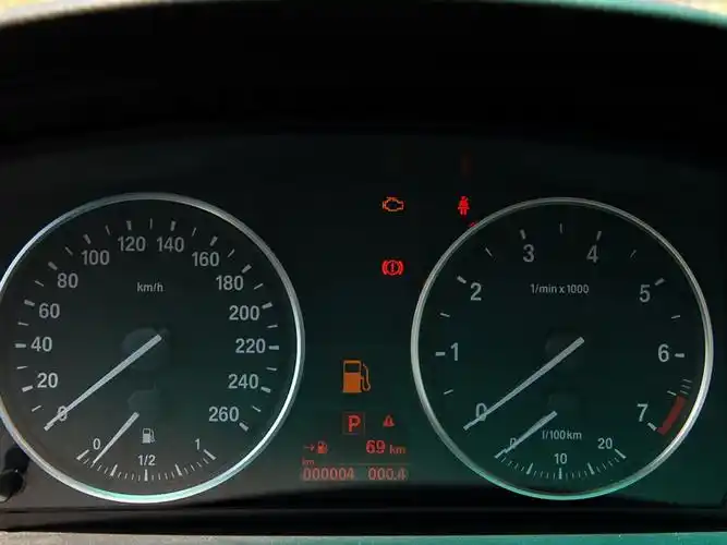 白色宝马5系 09款 523li豪华型仪表盘|宝马5系内饰图片 – 车主之家