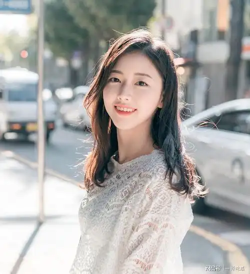 比秀智还美韩国素人李书贤代言烧酒样子清纯笑容甜美爆红网络