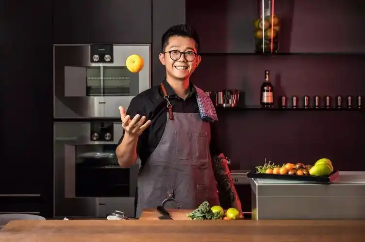 胳膊有很多烫伤,你就知道他是厨师"——北川聊起美味背后的故事