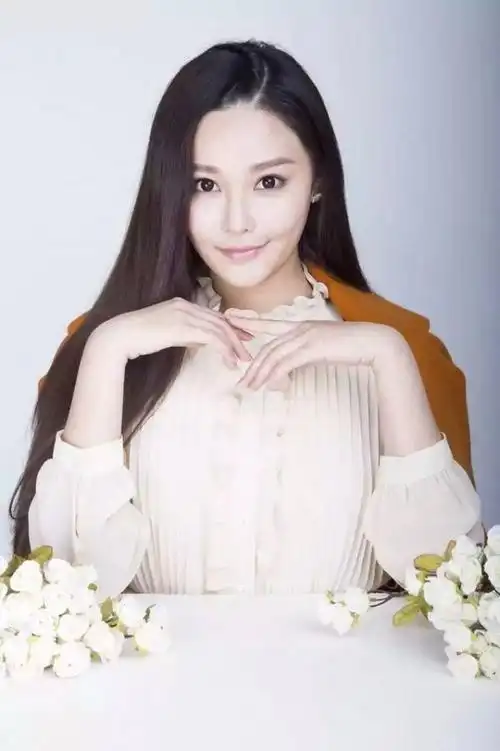 王靓雅经纪人王靓雅代言费用联系13761937782