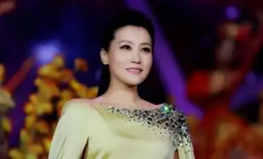 原来谭晶才是《歌手》的"救星",这次,谭晶在乐坛地位藏不住了